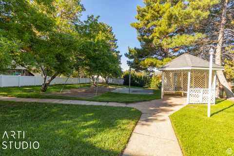 Tiny photo for 3131 APPLEWOOD DR, Bountiful, UT 84010 (MLS # 2159091)