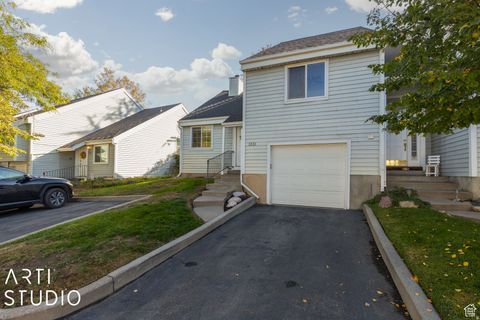 Tiny photo for 3131 APPLEWOOD DR, Bountiful, UT 84010 (MLS # 2159091)