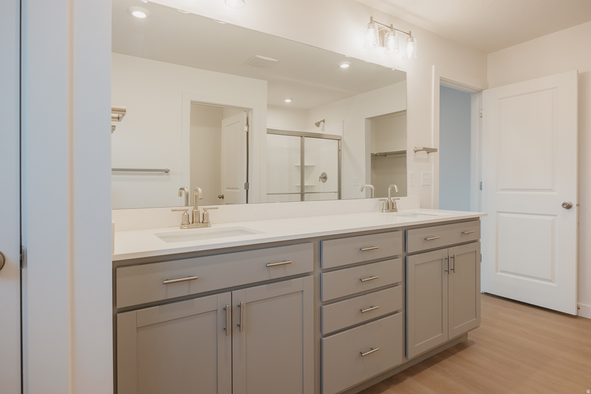 RIVERSIDE ESTATES - Residential