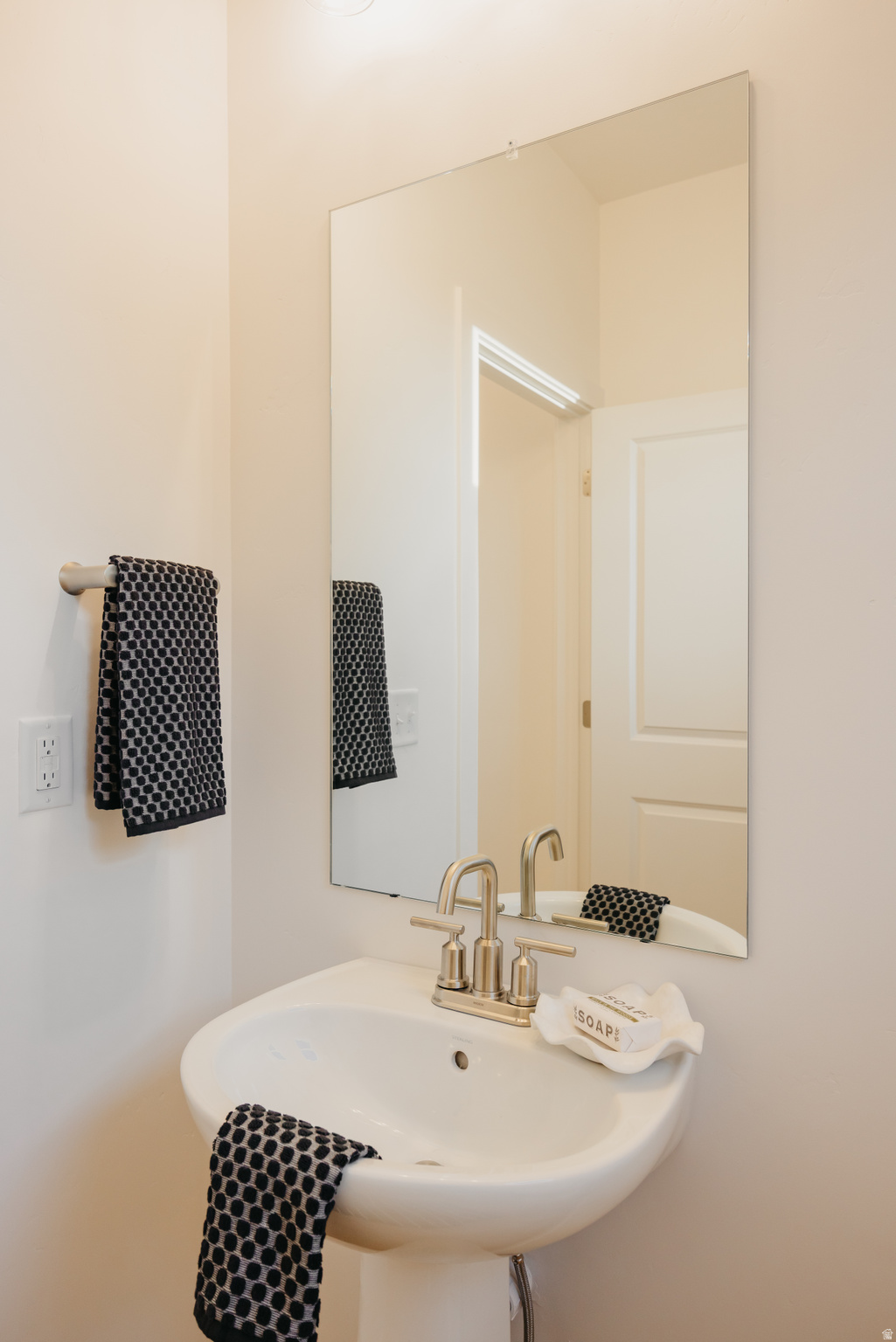 RIVERSIDE ESTATES - Residential