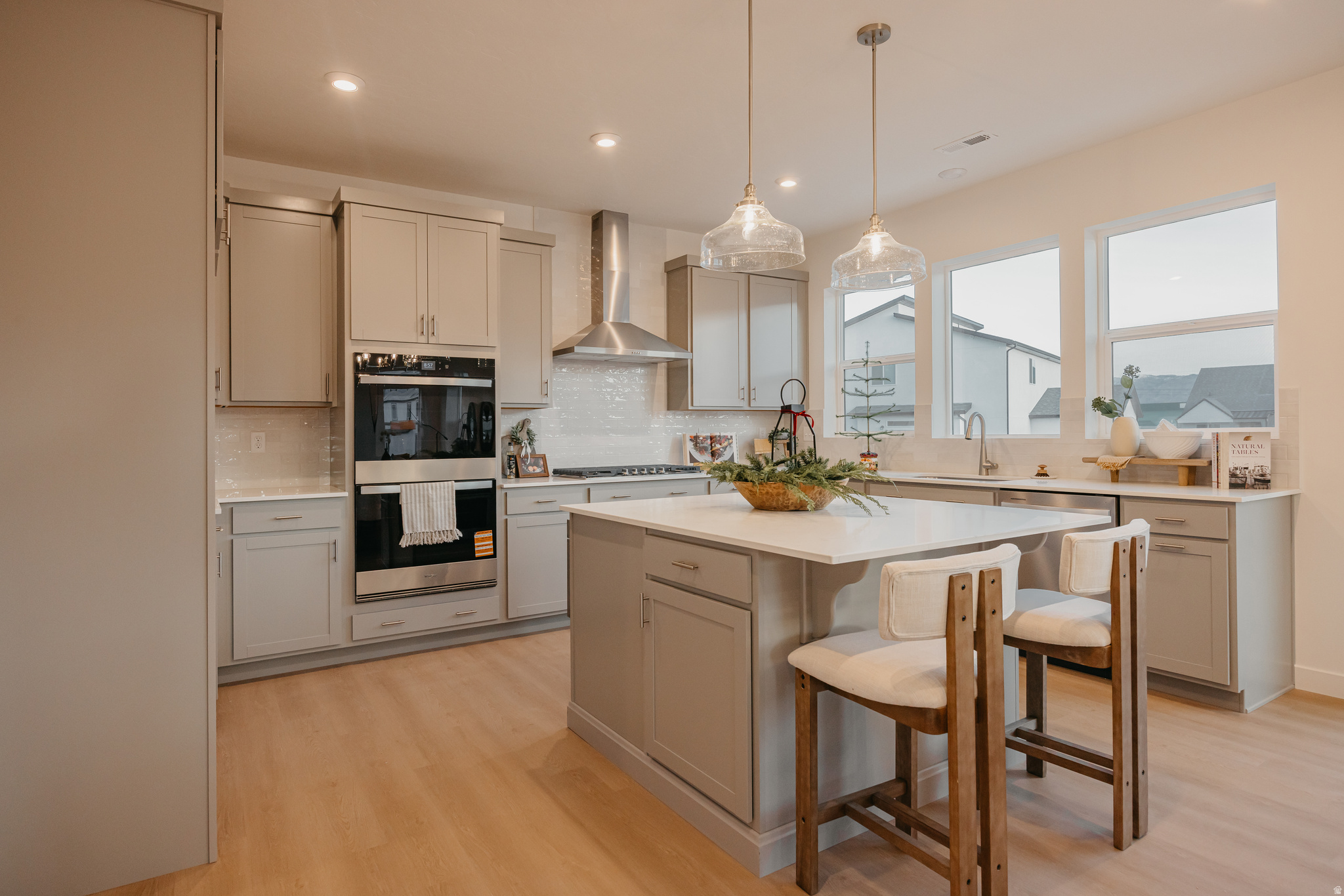 RIVERSIDE ESTATES - Residential