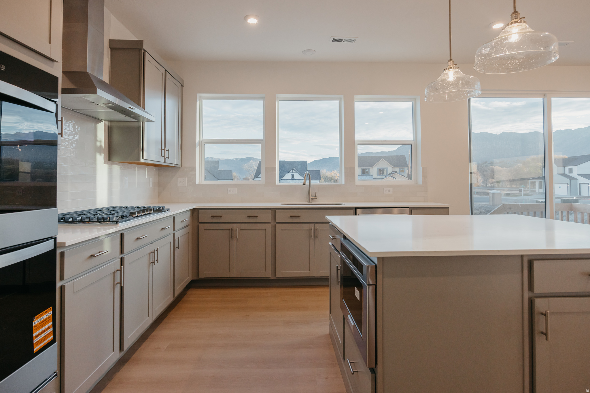 RIVERSIDE ESTATES - Residential