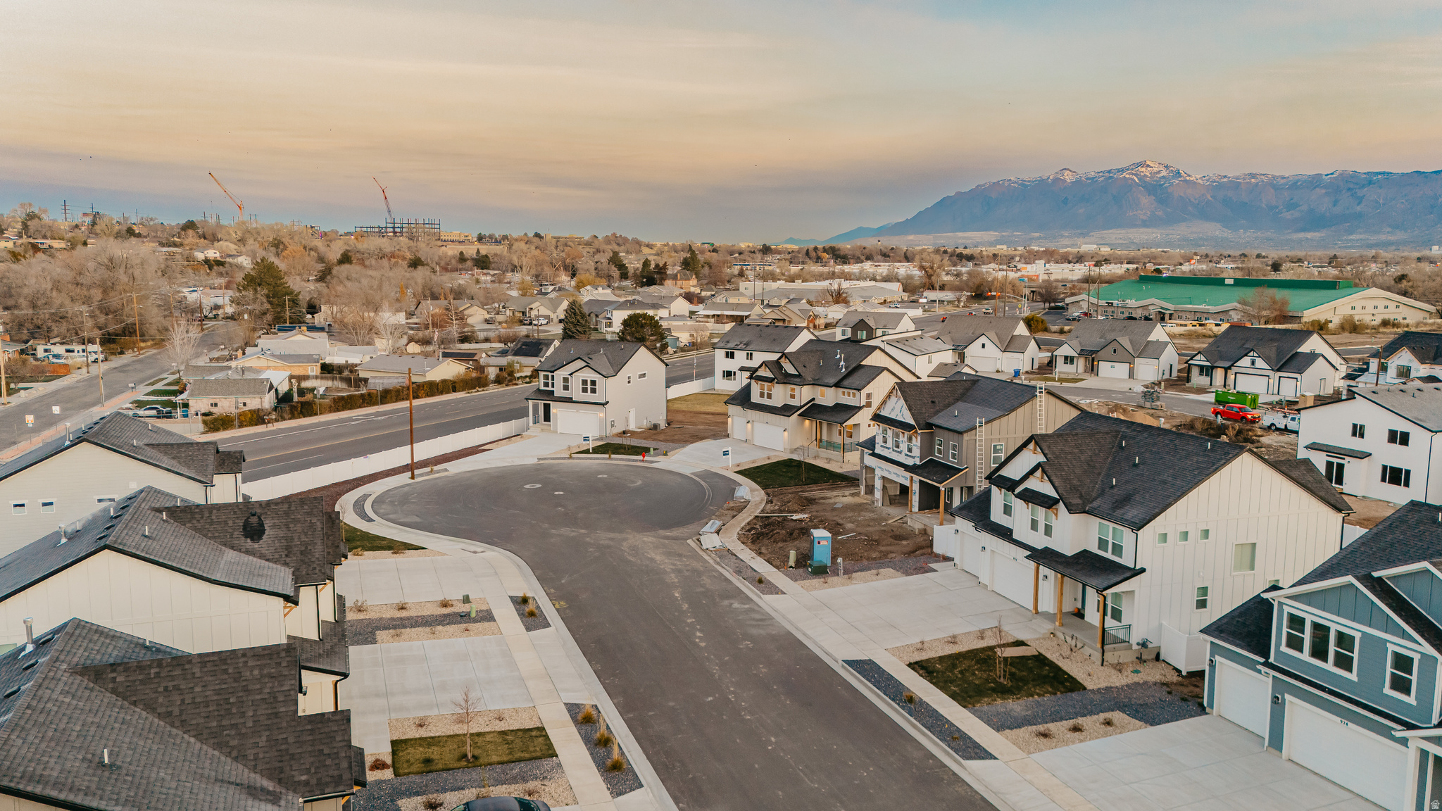 RIVERSIDE ESTATES - Residential