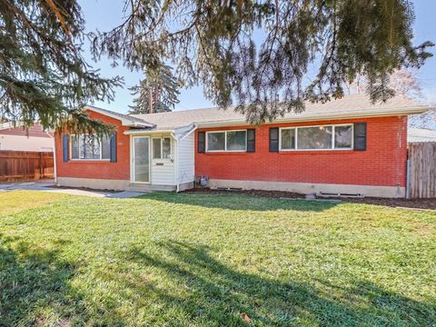Tiny photo for 1680 S 50 E, Orem, UT 84058 (MLS # 2125916)