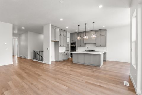 Tiny photo for 626 N LEGEND CIR #479, Mapleton, UT 84664 (MLS # 2143481)