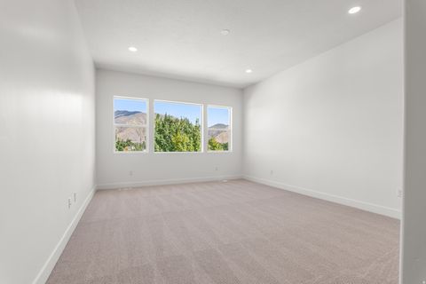 Tiny photo for 626 N LEGEND CIR #479, Mapleton, UT 84664 (MLS # 2143481)