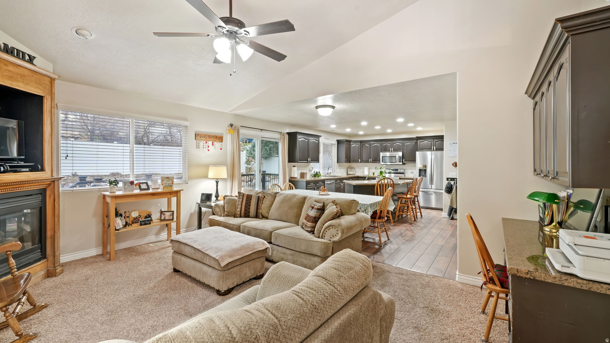 HALL TREE - Residential