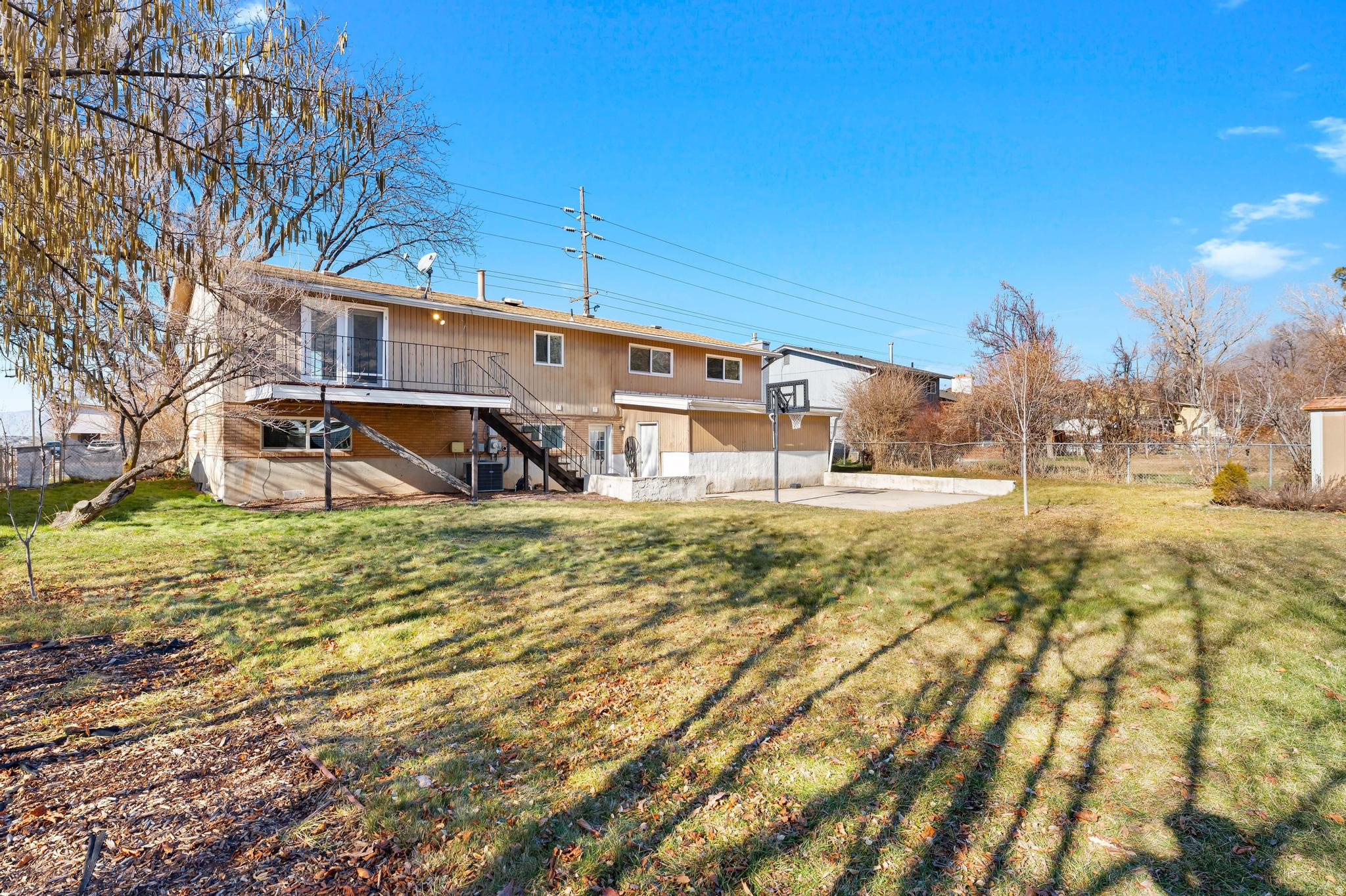 CANYON MEADOWS - Residential