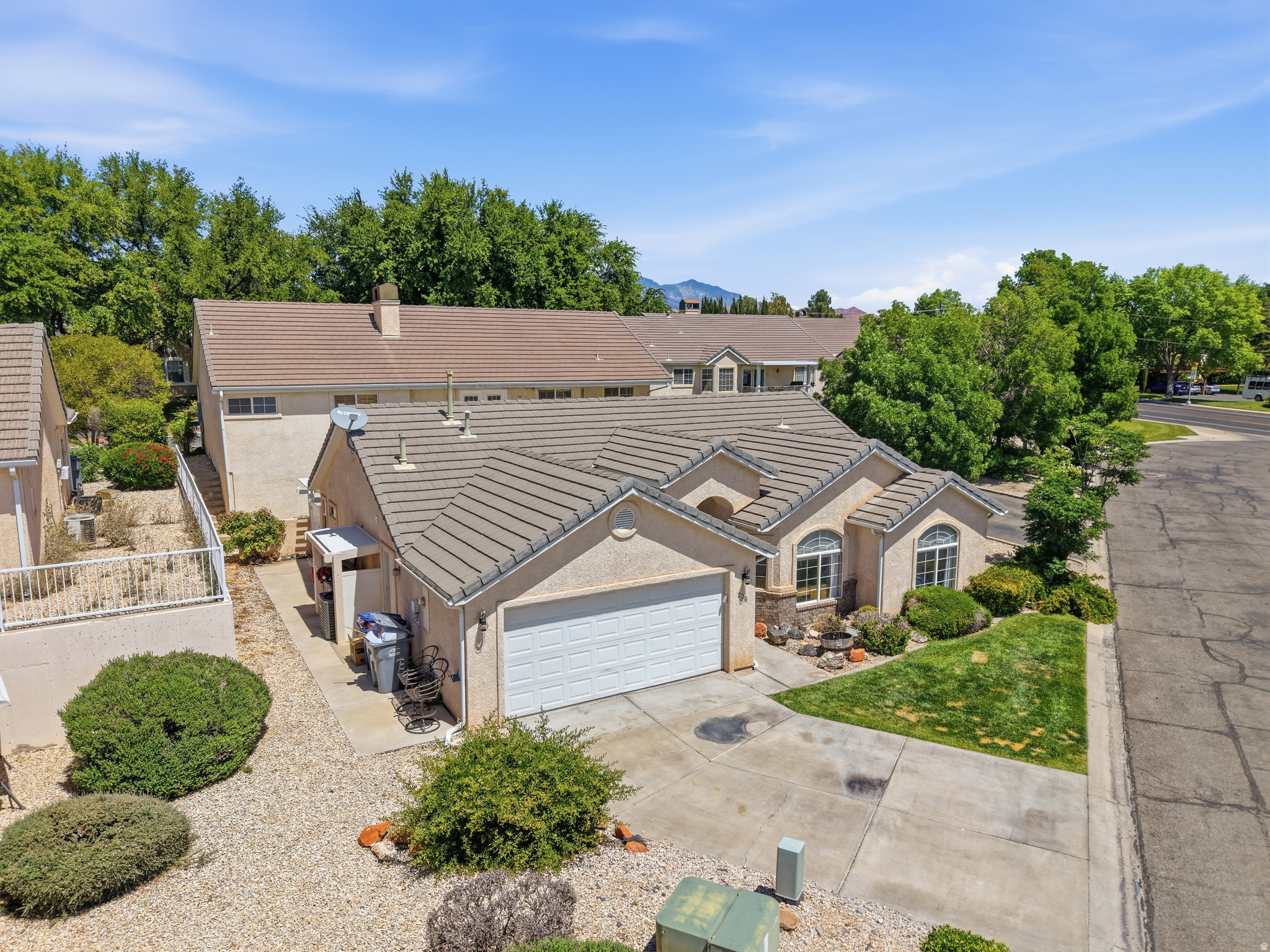 COTTON MANOR 1 - Residential