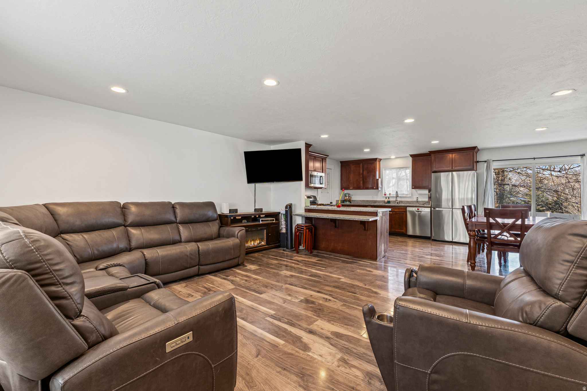 SALEM HILLS - Residential