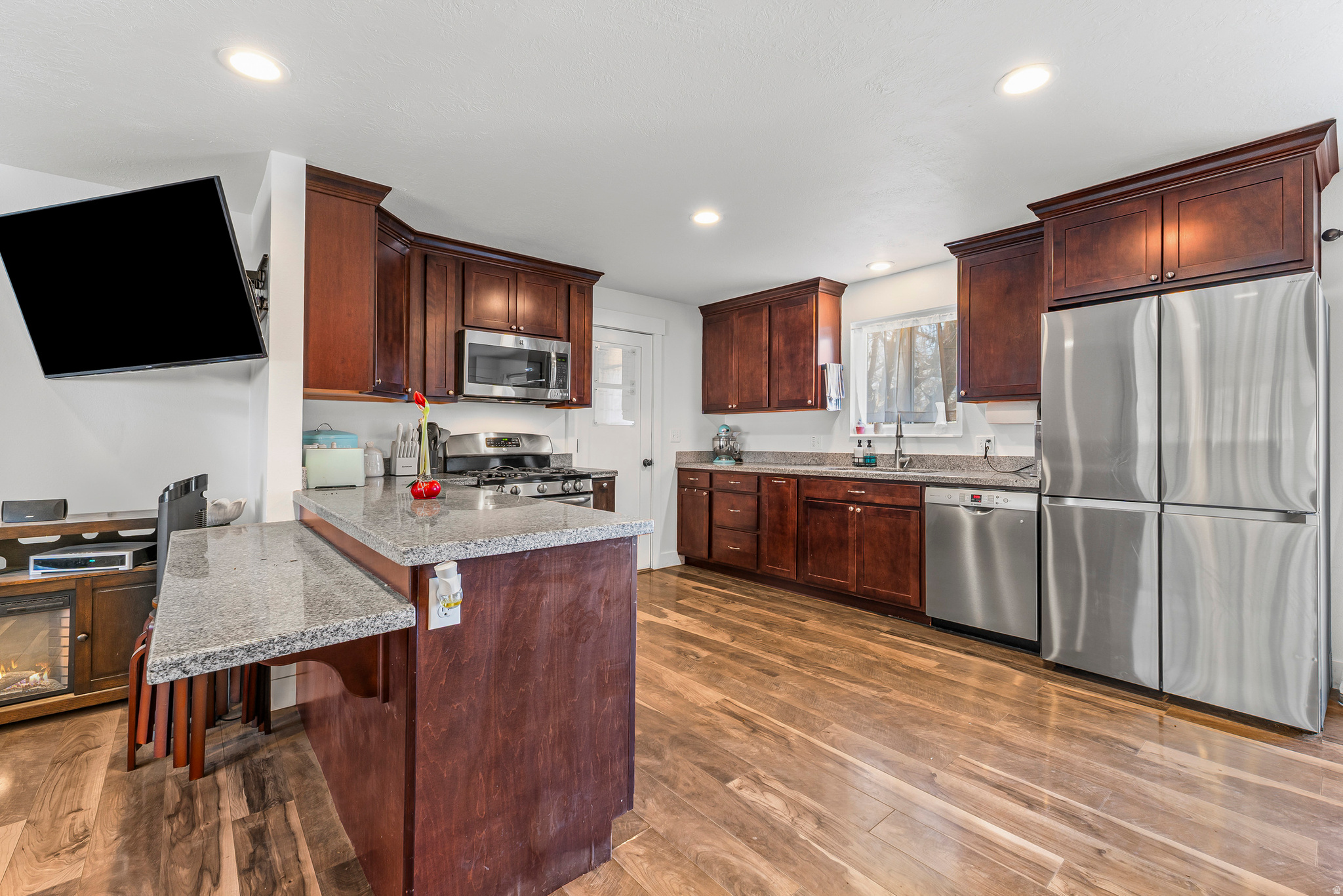 SALEM HILLS - Residential