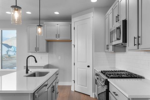 Tiny photo for 5022 W GREEN ASH LN, Highland, UT 84003 (MLS # 2136572)