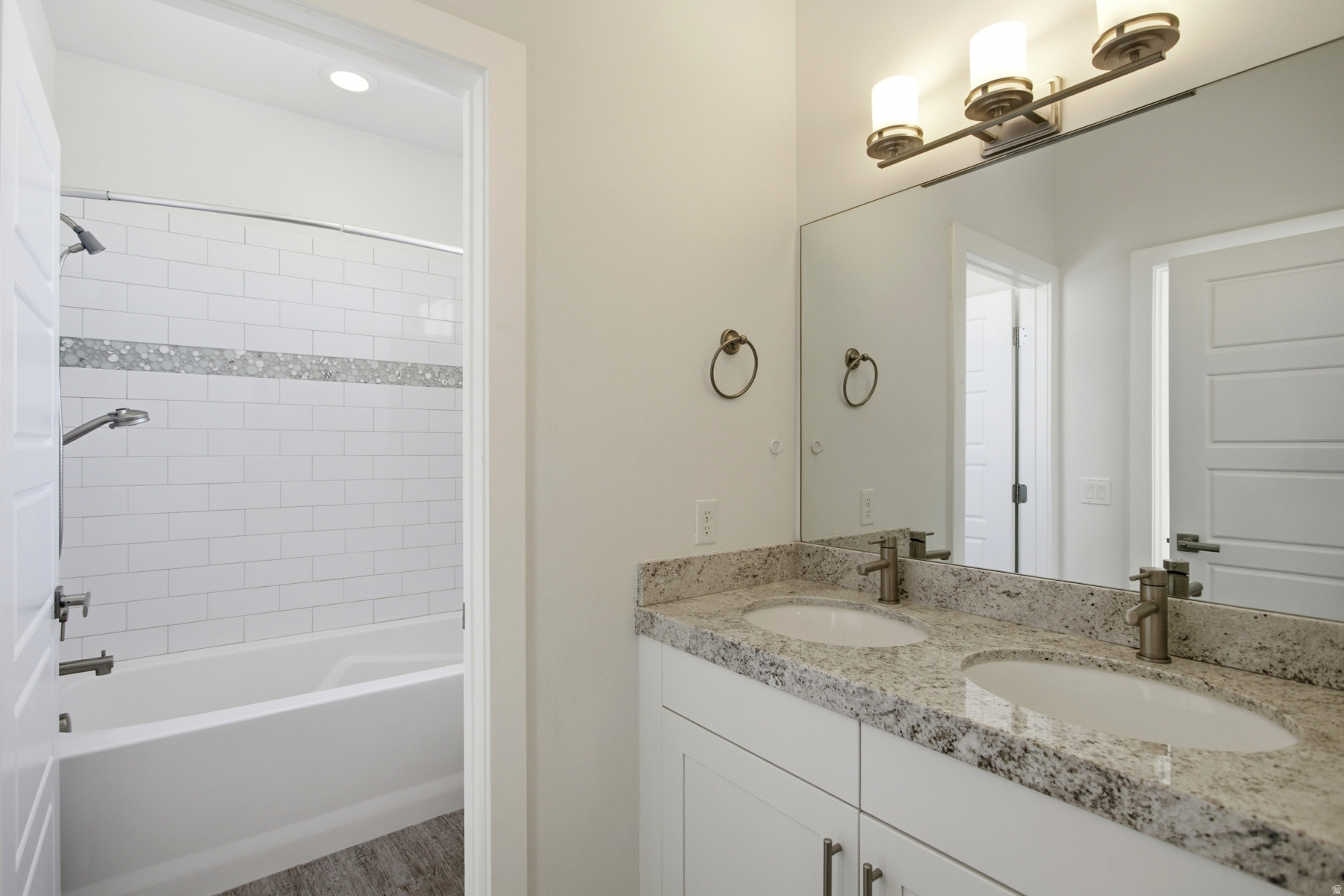 EAST CREEK - Residential