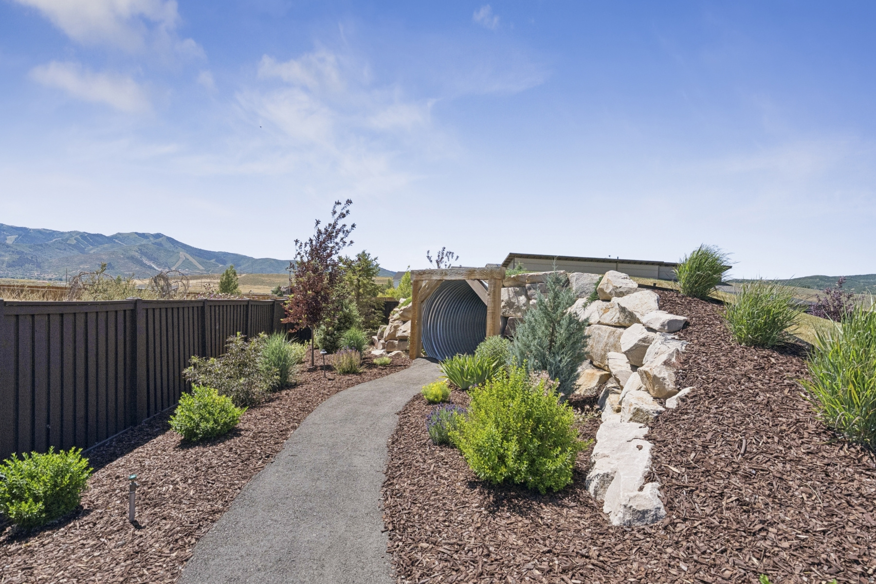 EAST CREEK - Residential