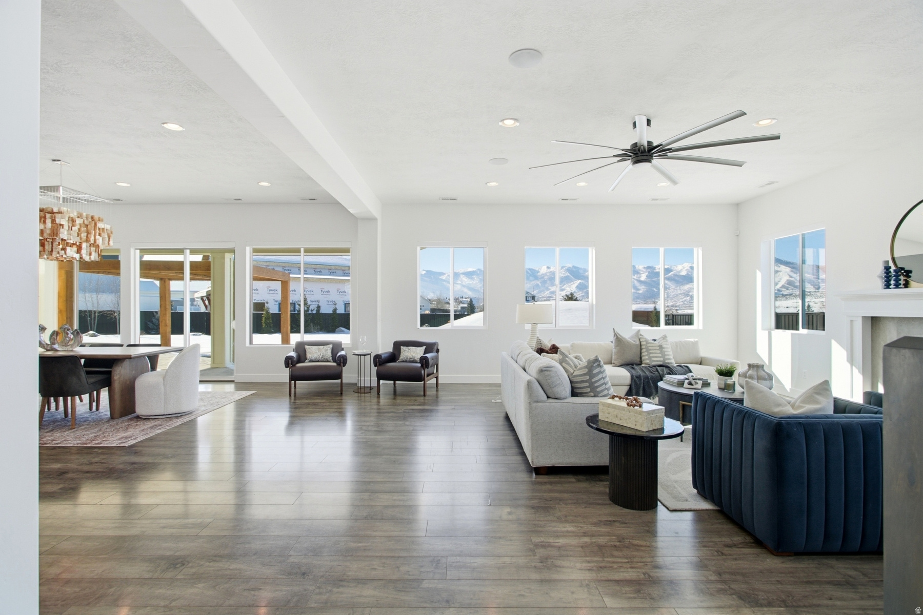 EAST CREEK - Residential