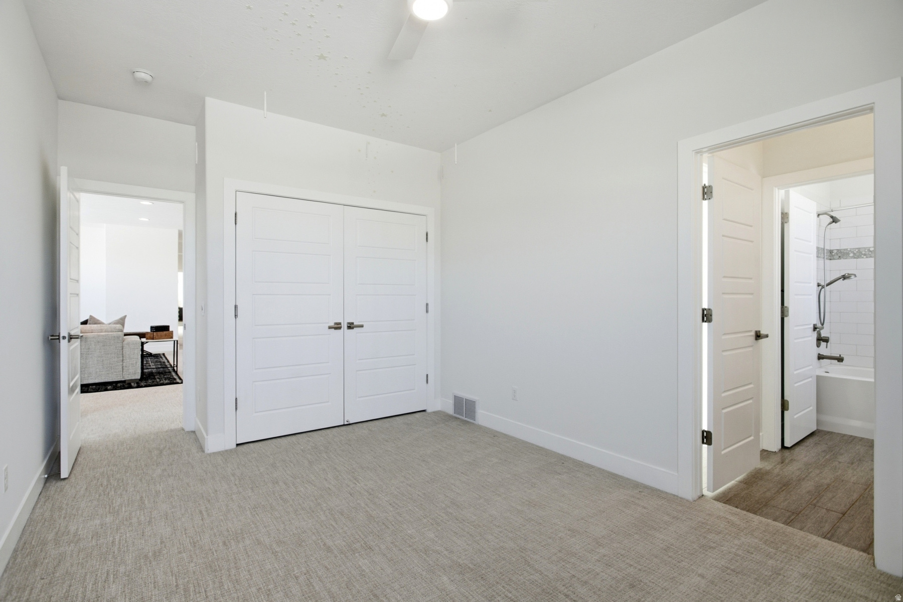 EAST CREEK - Residential