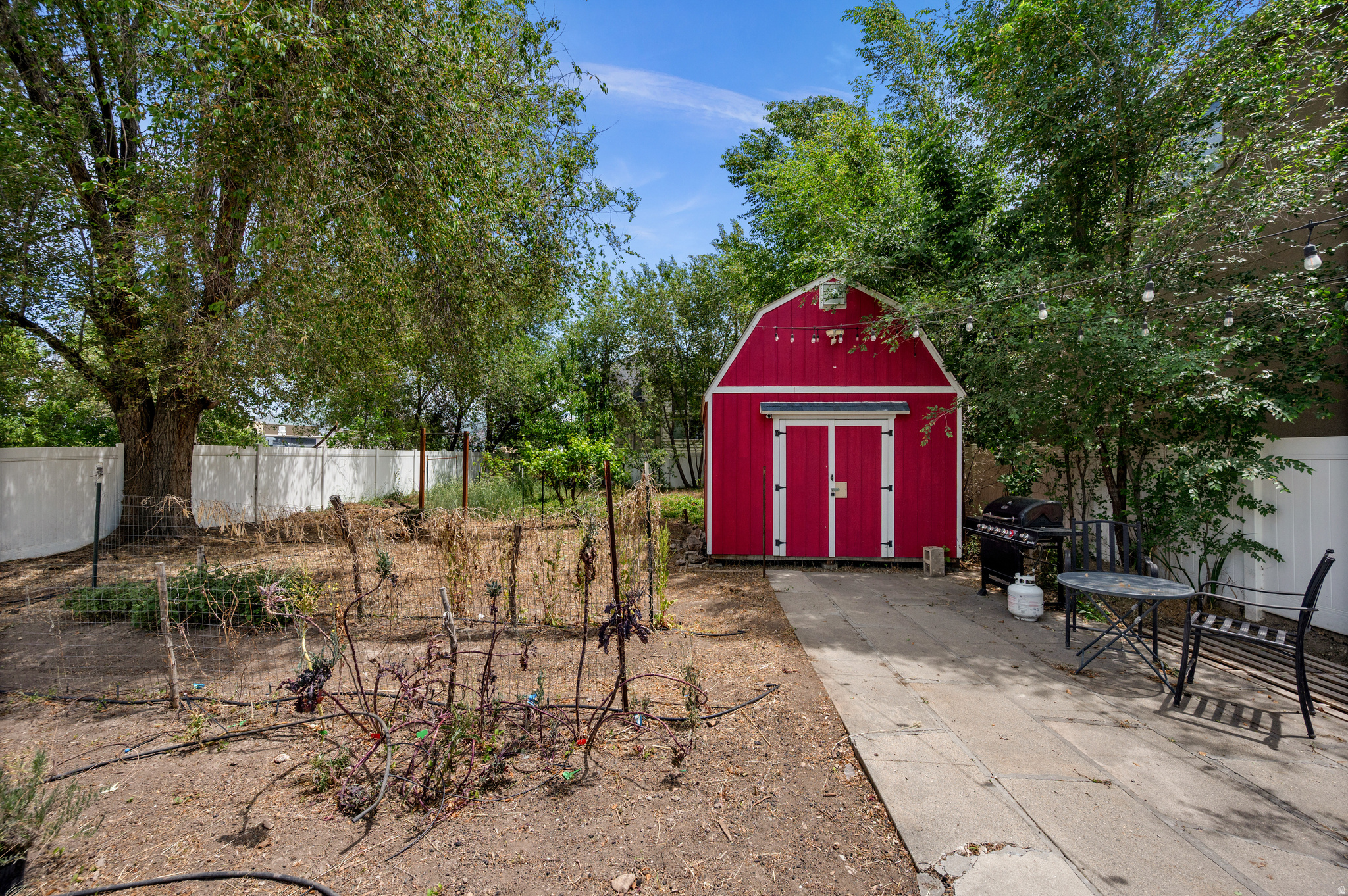 VILLAGE GARDENS - Residential
