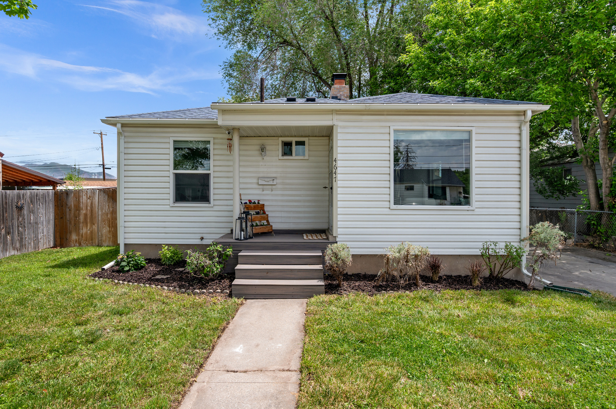 VILLAGE GARDENS - Residential