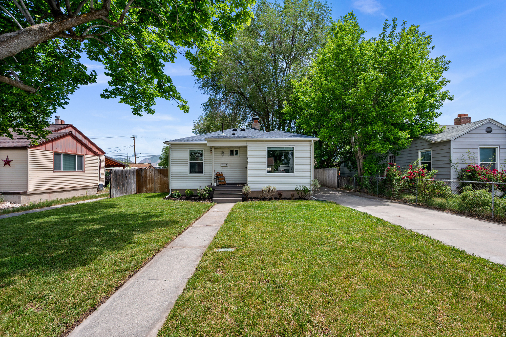 VILLAGE GARDENS - Residential