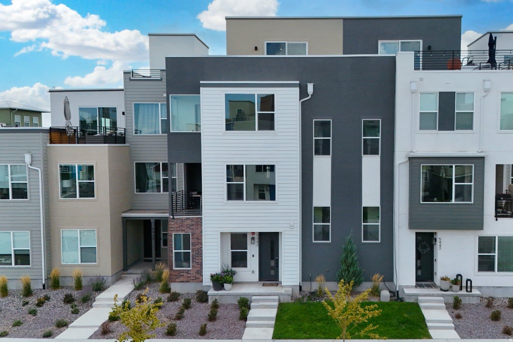 Photo of 5443 W CARDINAL PARK RD S #117, South Jordan, UT 84009 (MLS # 2182170)