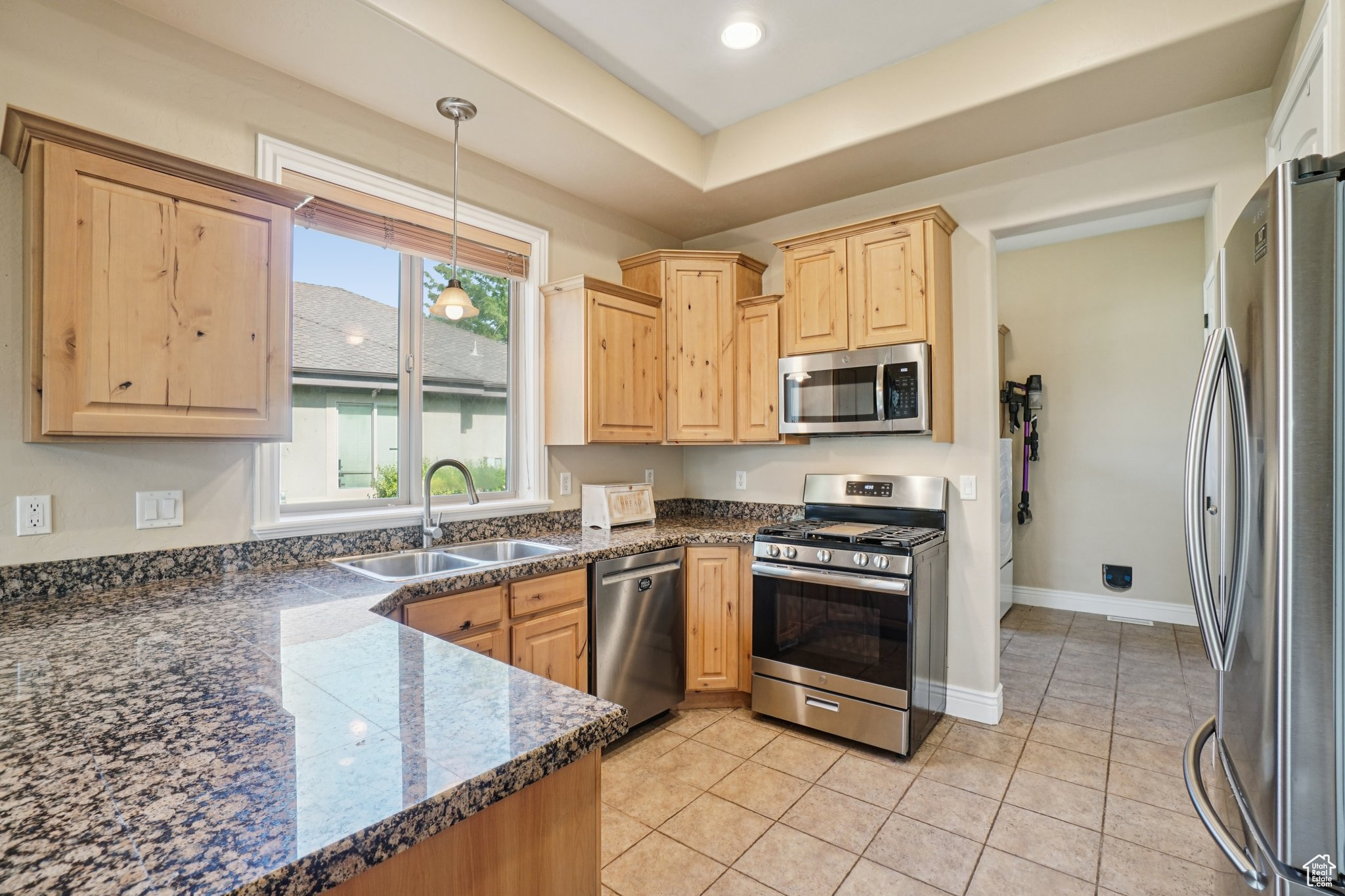 GOLDEN POND @ SLEEPY - Residential Income