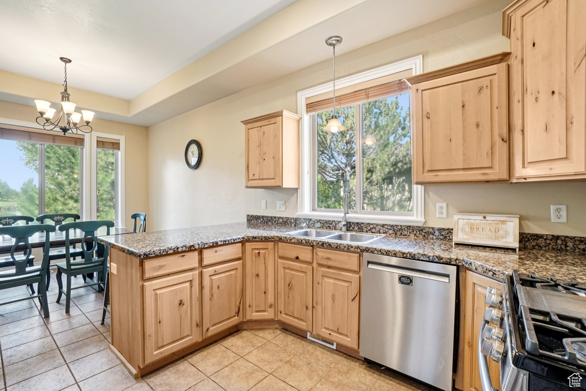 GOLDEN POND @ SLEEPY - Residential Income