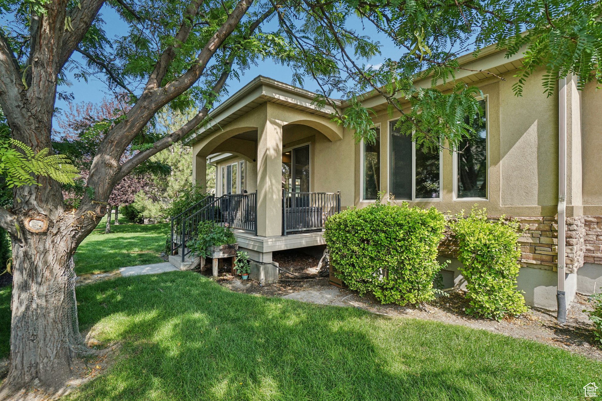 GOLDEN POND @ SLEEPY - Residential Income