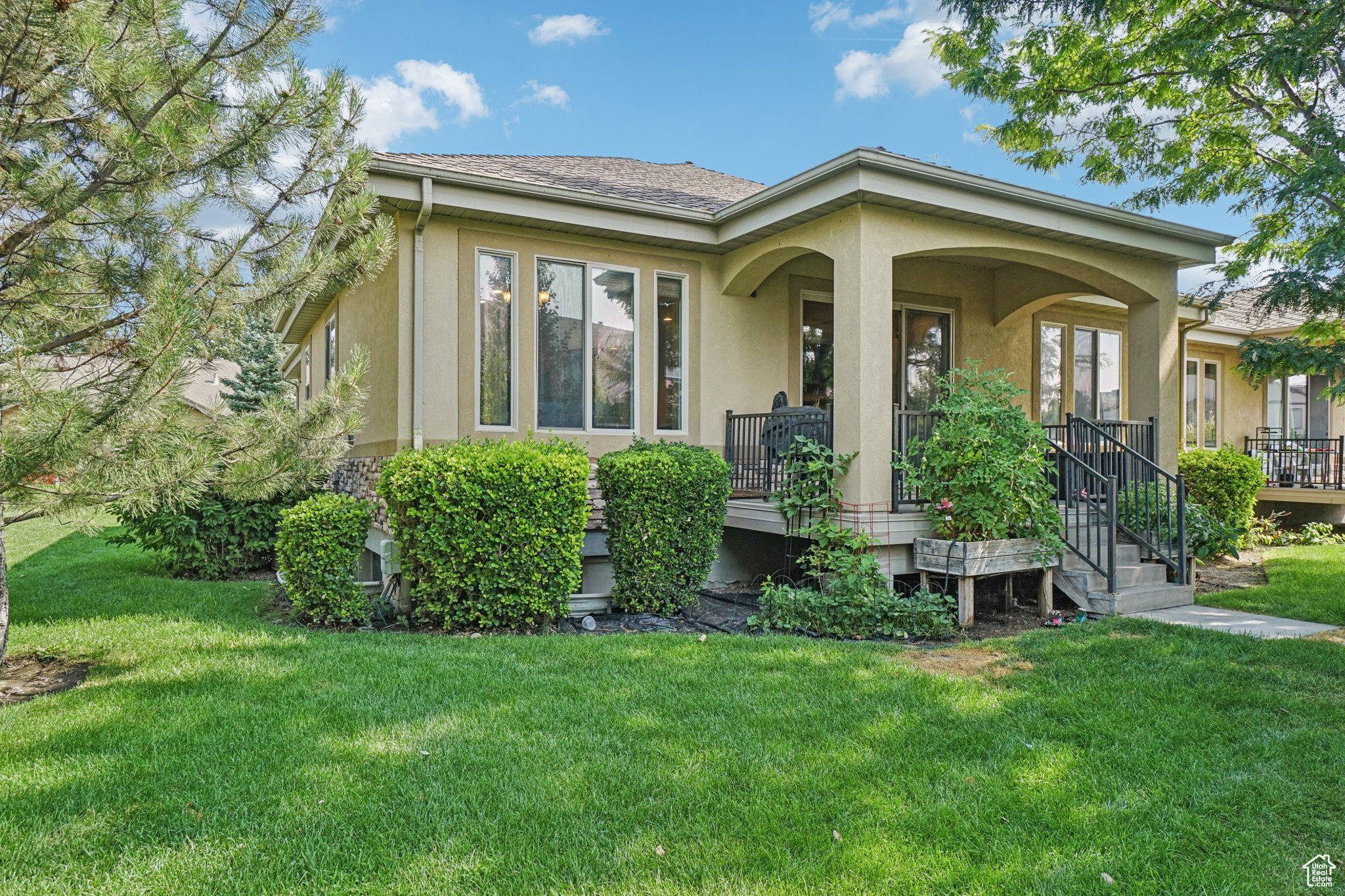 GOLDEN POND @ SLEEPY - Residential Income