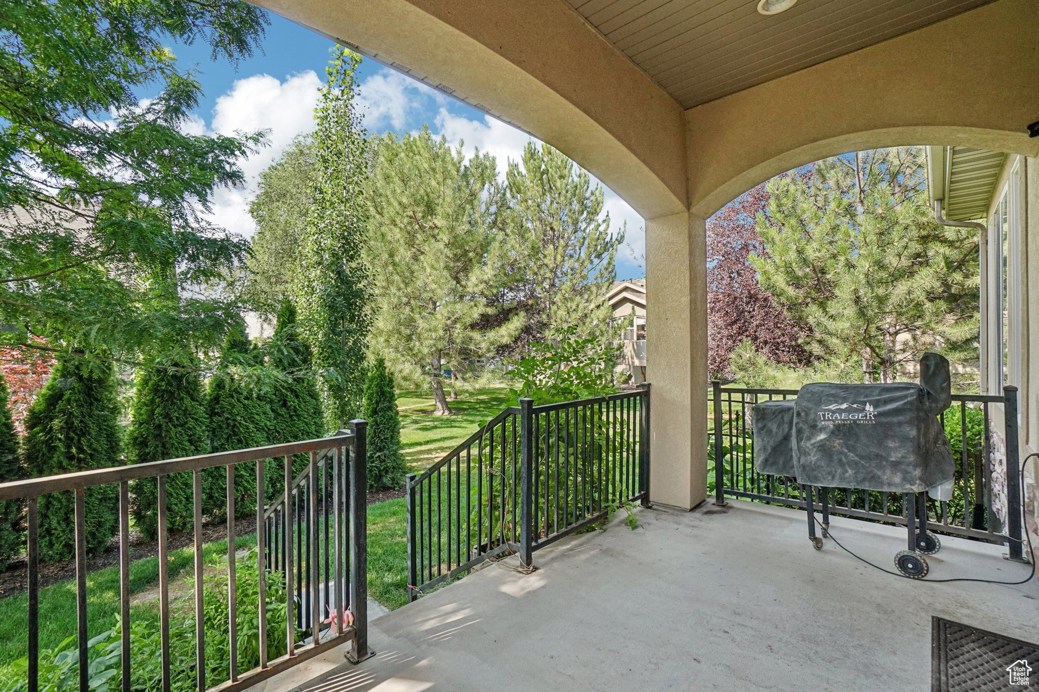 GOLDEN POND @ SLEEPY - Residential Income