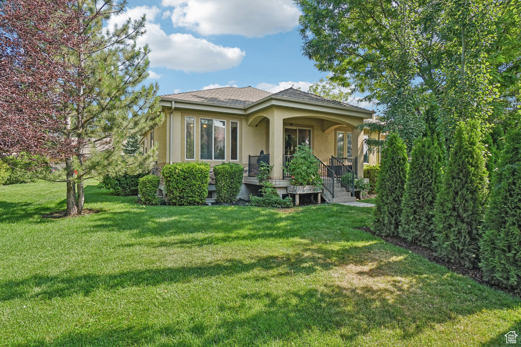 GOLDEN POND @ SLEEPY - Residential Income