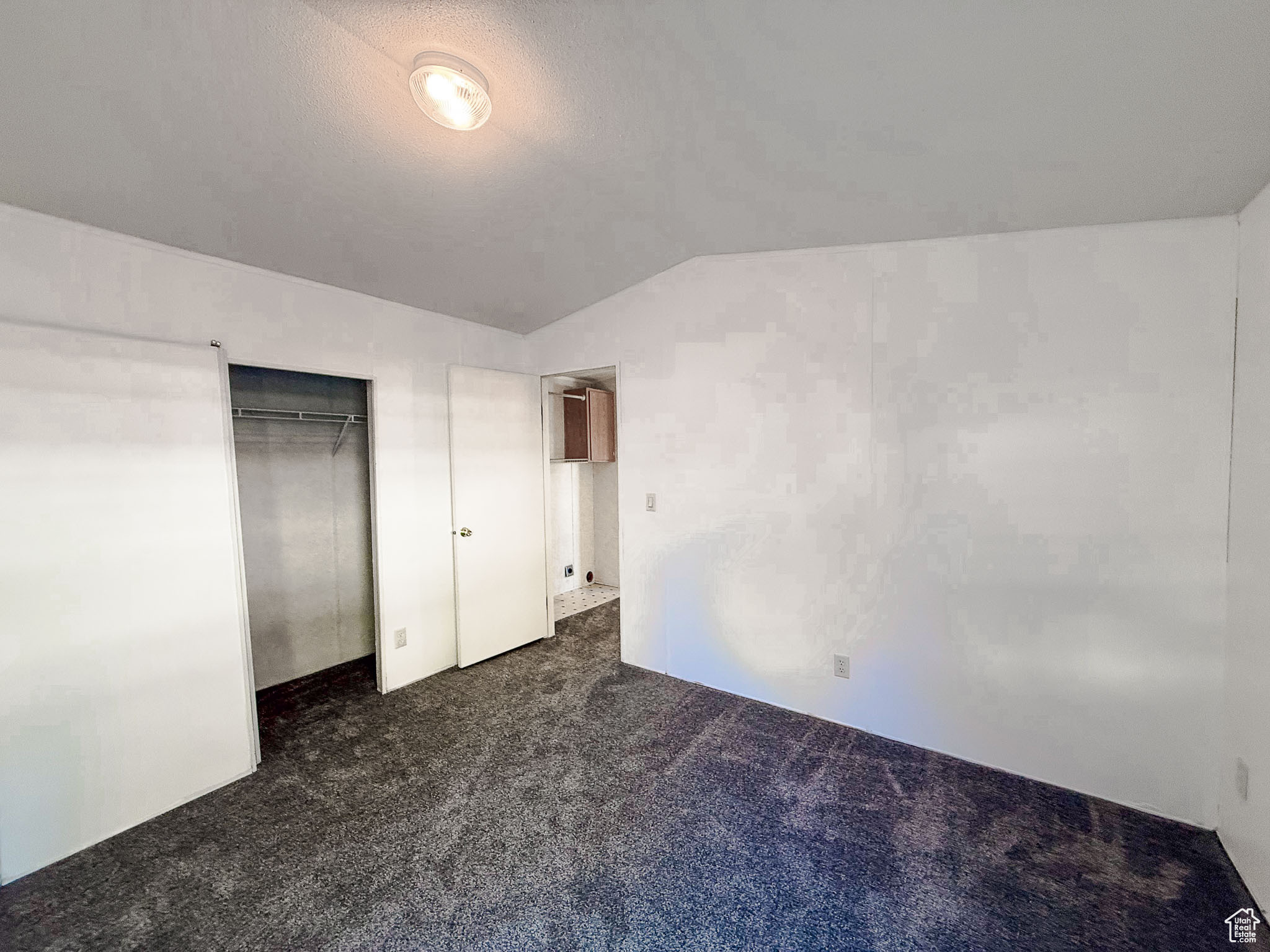 HIDDEN GLEN MOBILE ESTATES - Residential