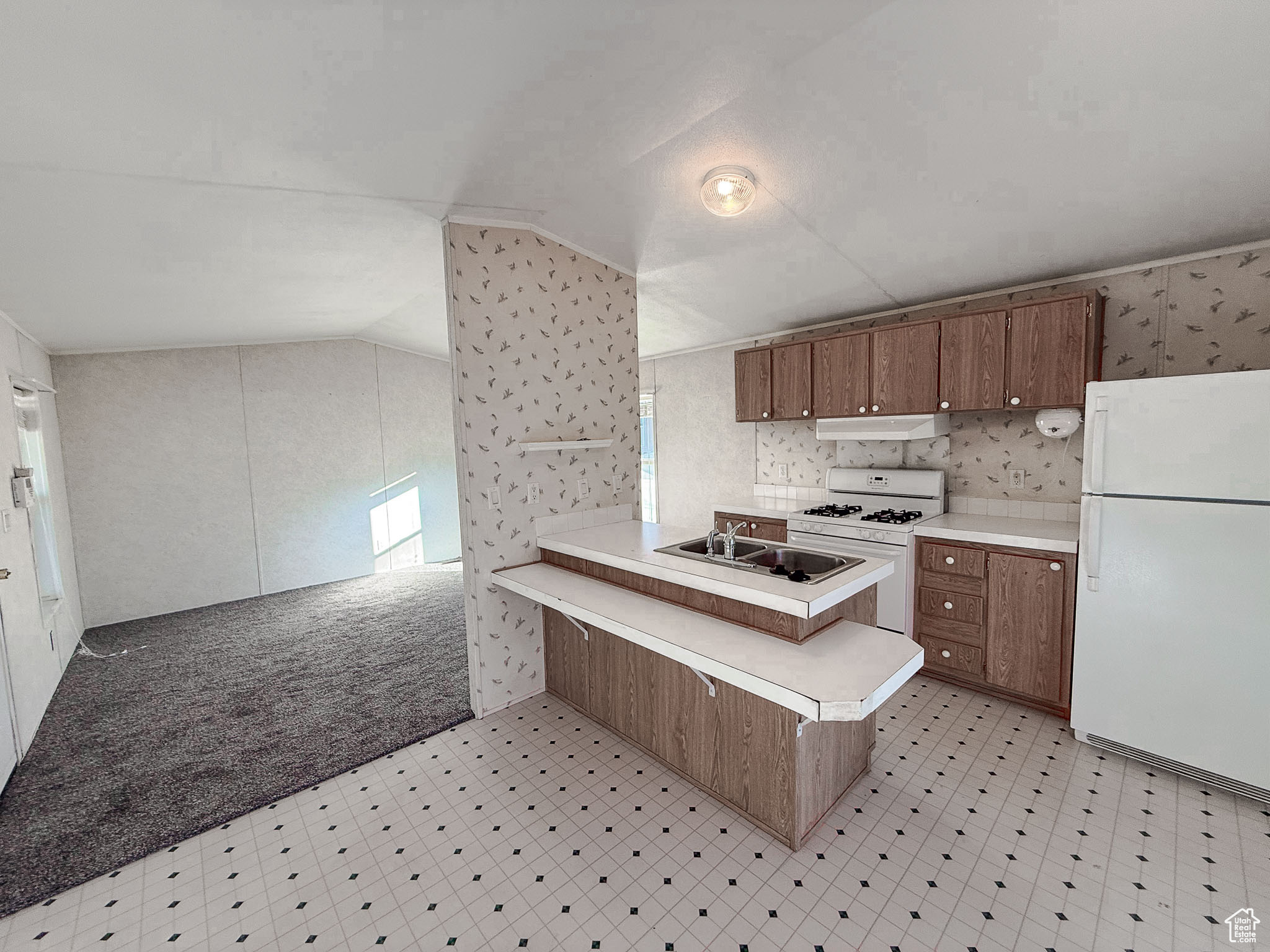 HIDDEN GLEN MOBILE ESTATES - Residential