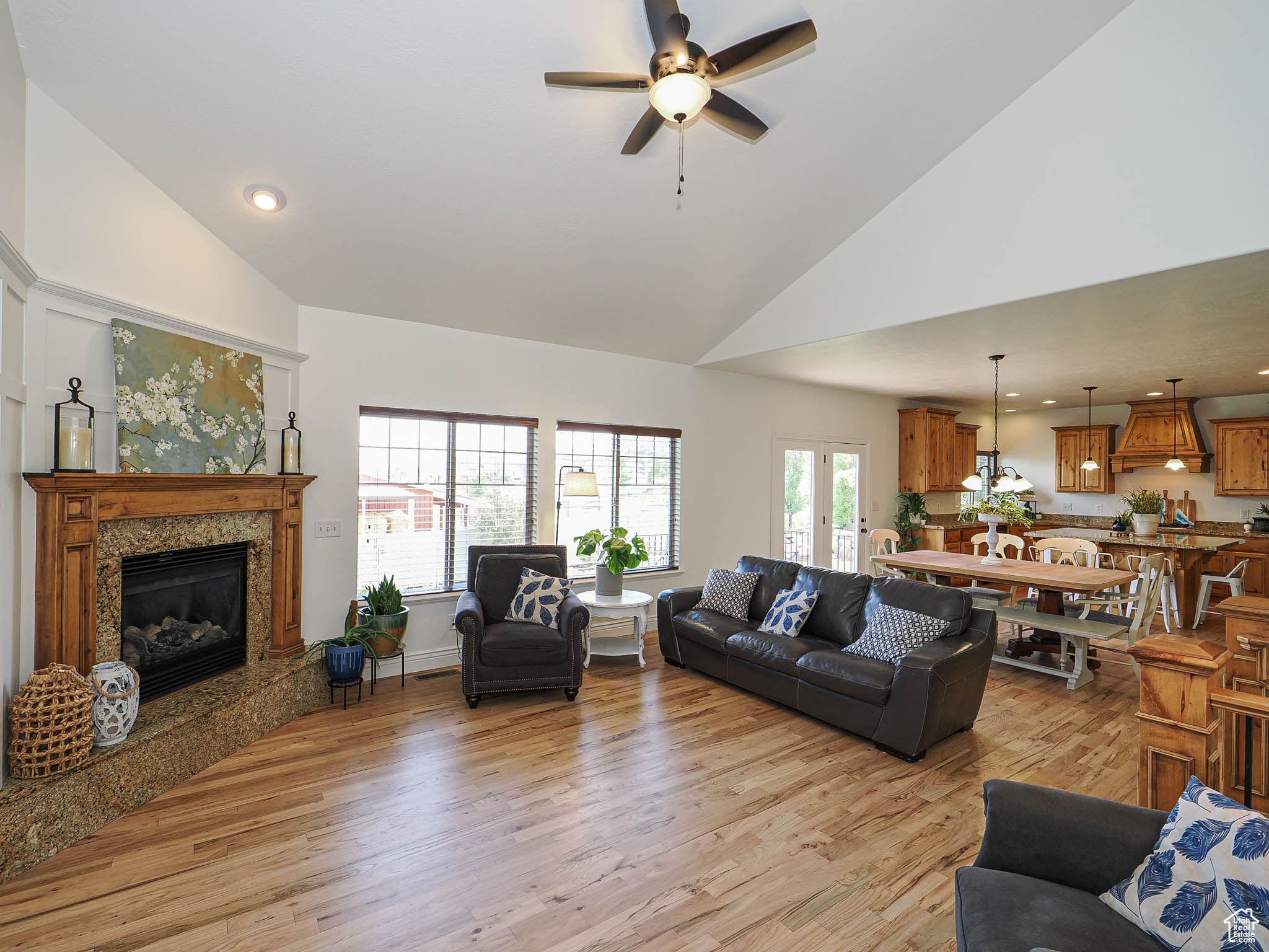 INDIAN HOLLOW - Residential