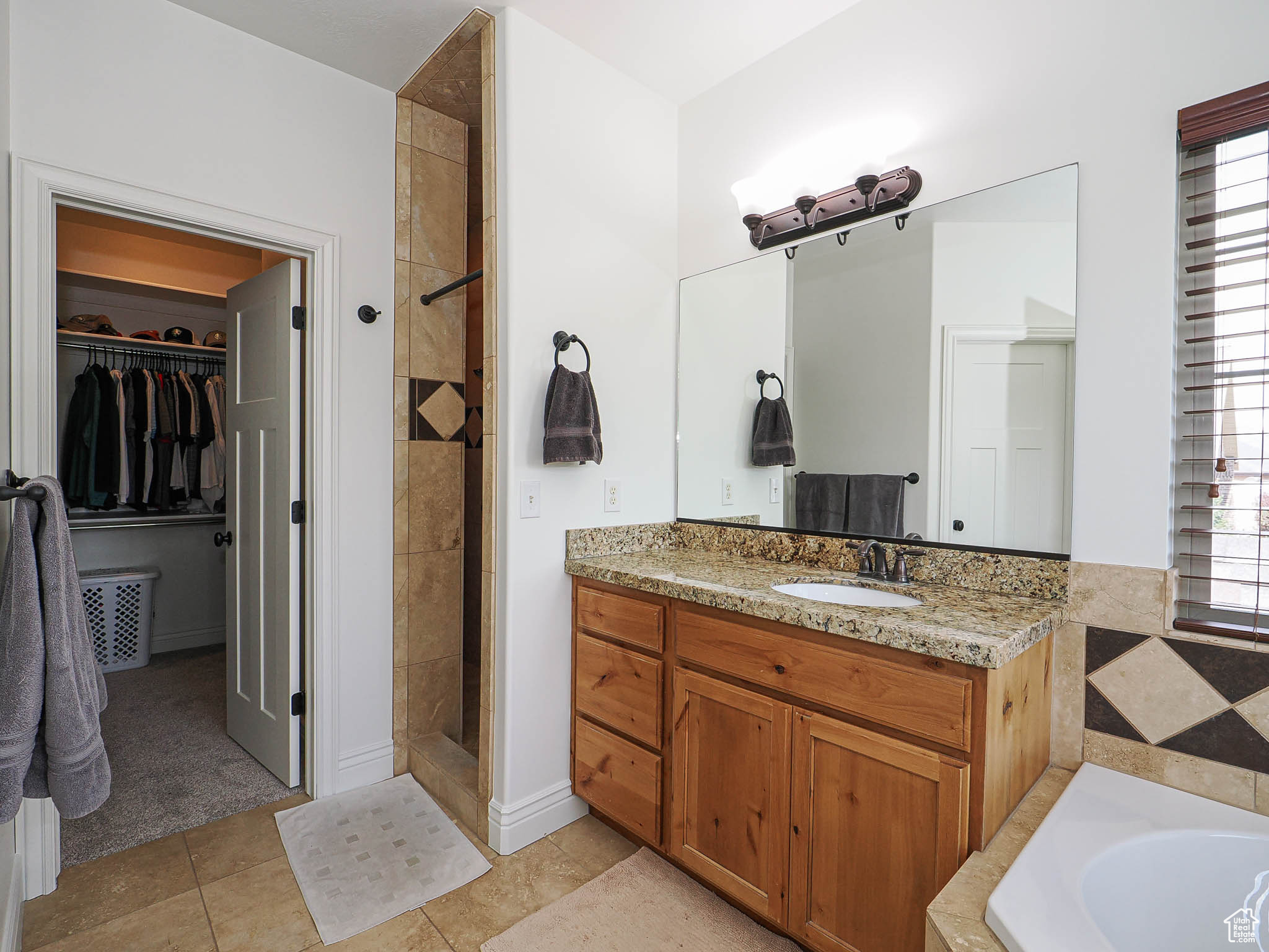 INDIAN HOLLOW - Residential