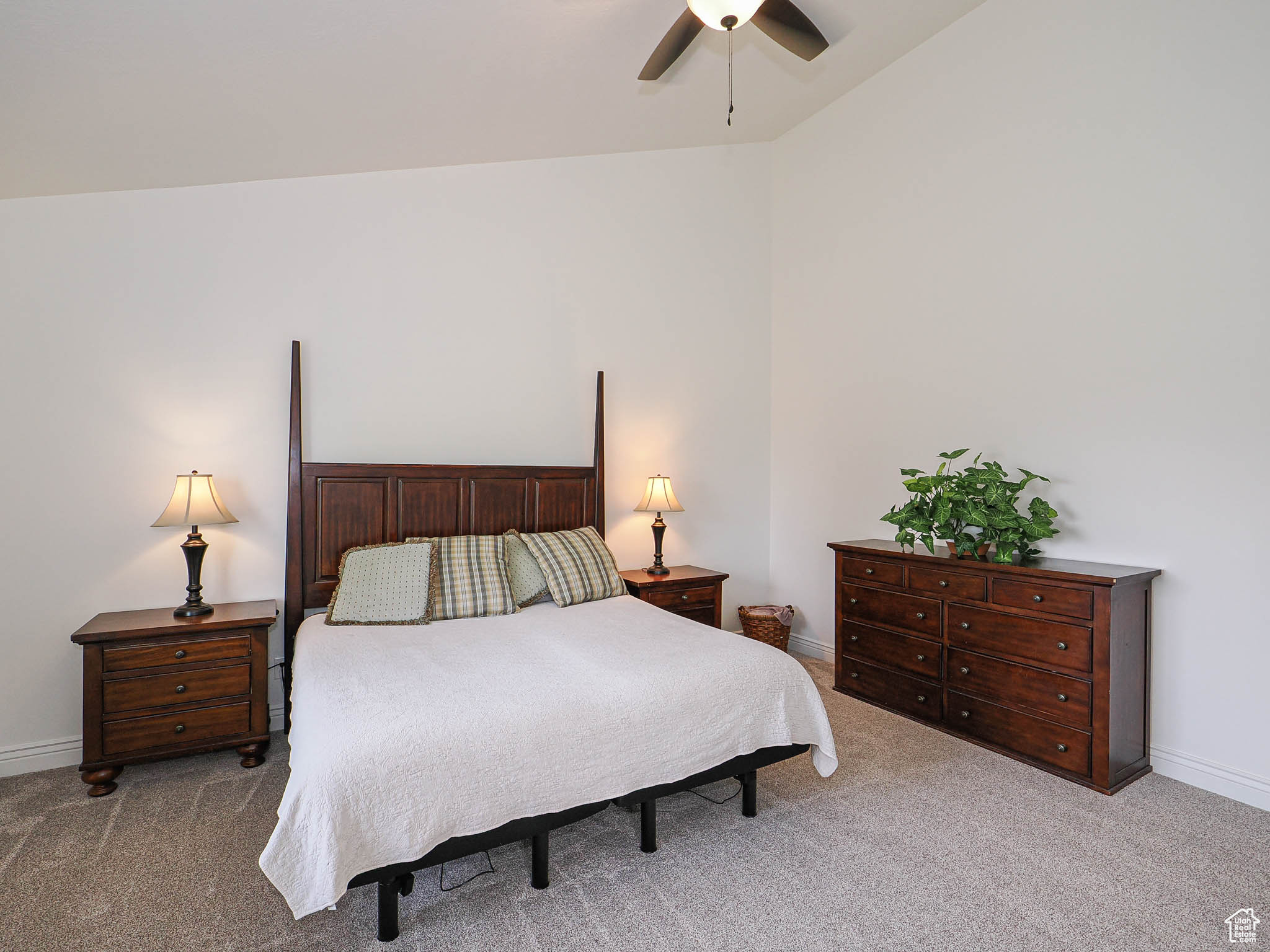 INDIAN HOLLOW - Residential