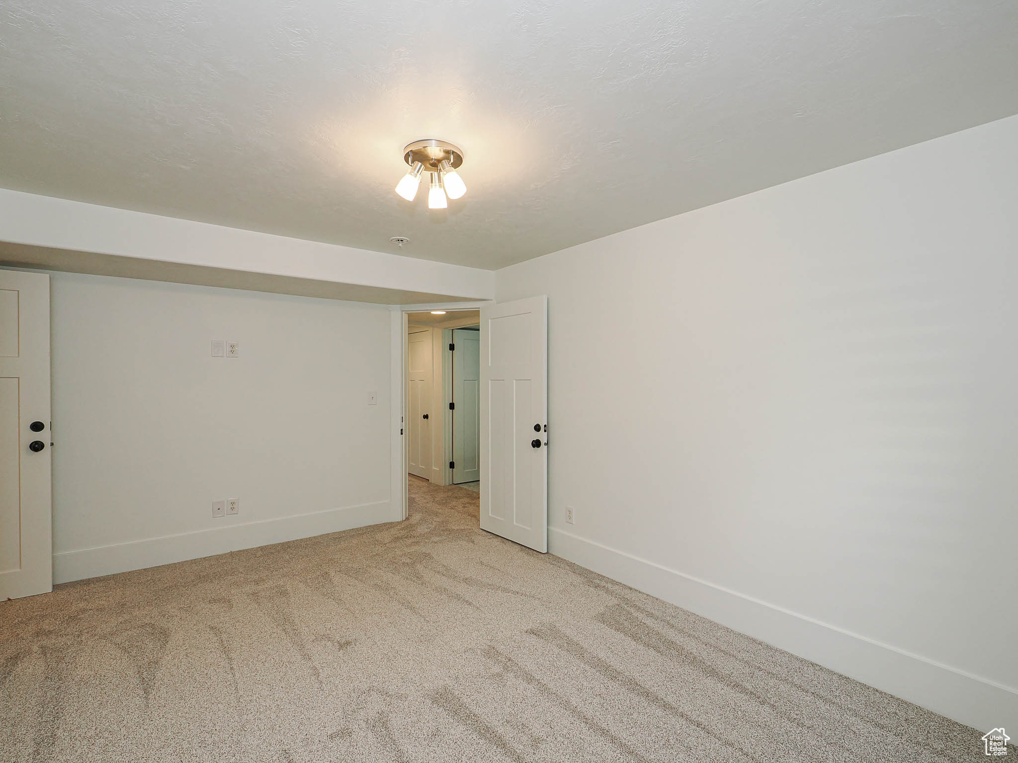 INDIAN HOLLOW - Residential