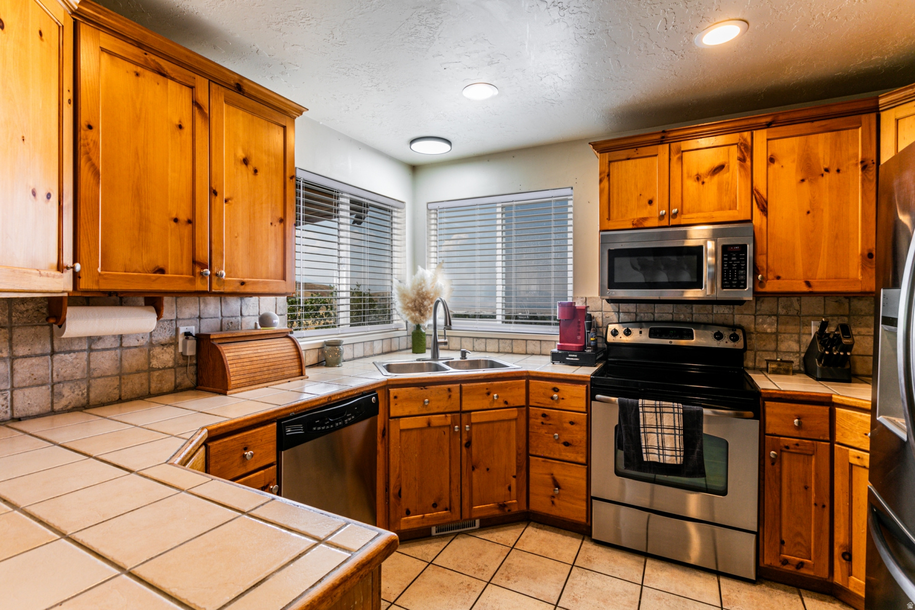 DEER HOLLOW SUB - Residential