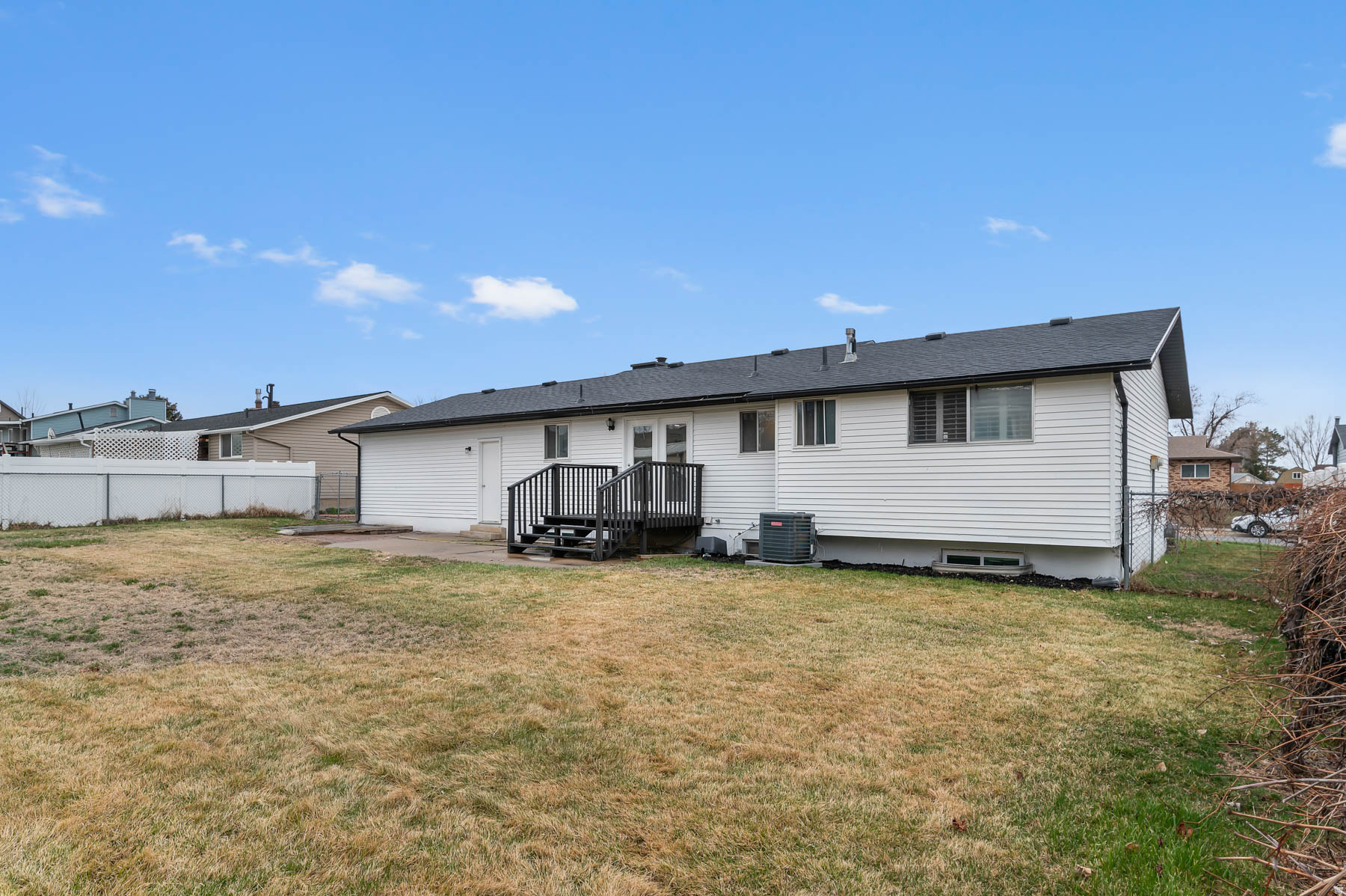 COUNTRY VILLAGE - Residential