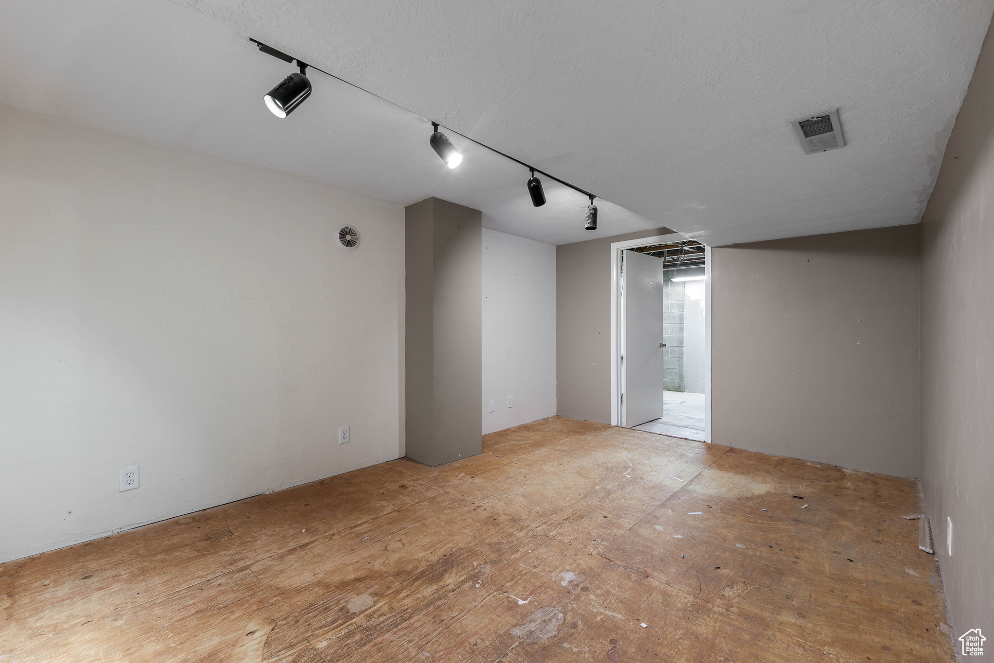 PARK - Commercial Sale