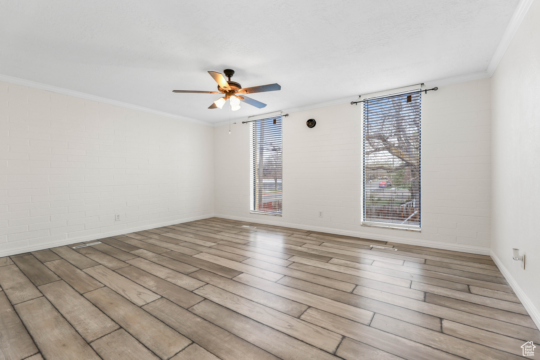 PARK - Commercial Sale