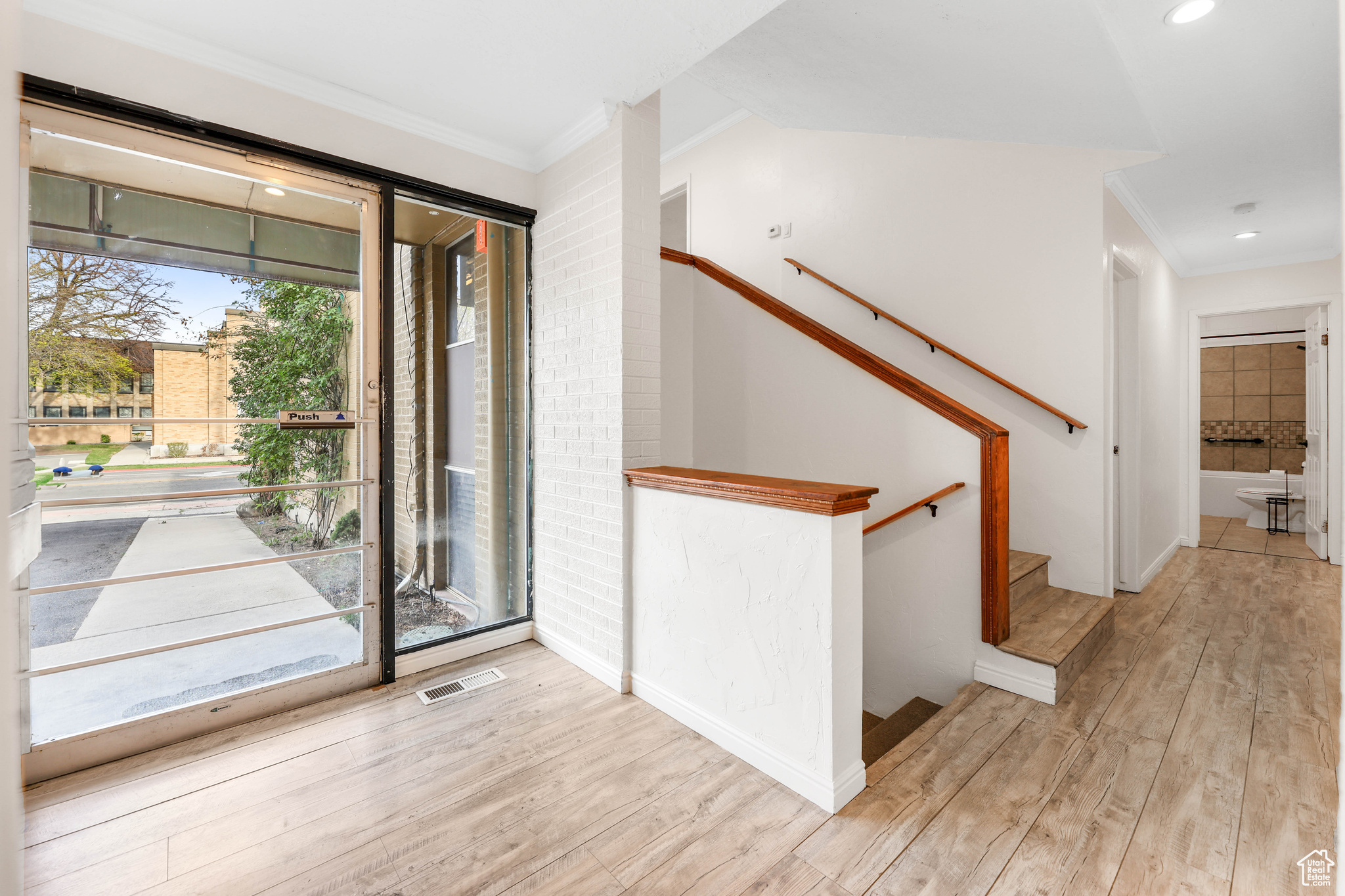 PARK - Commercial Sale