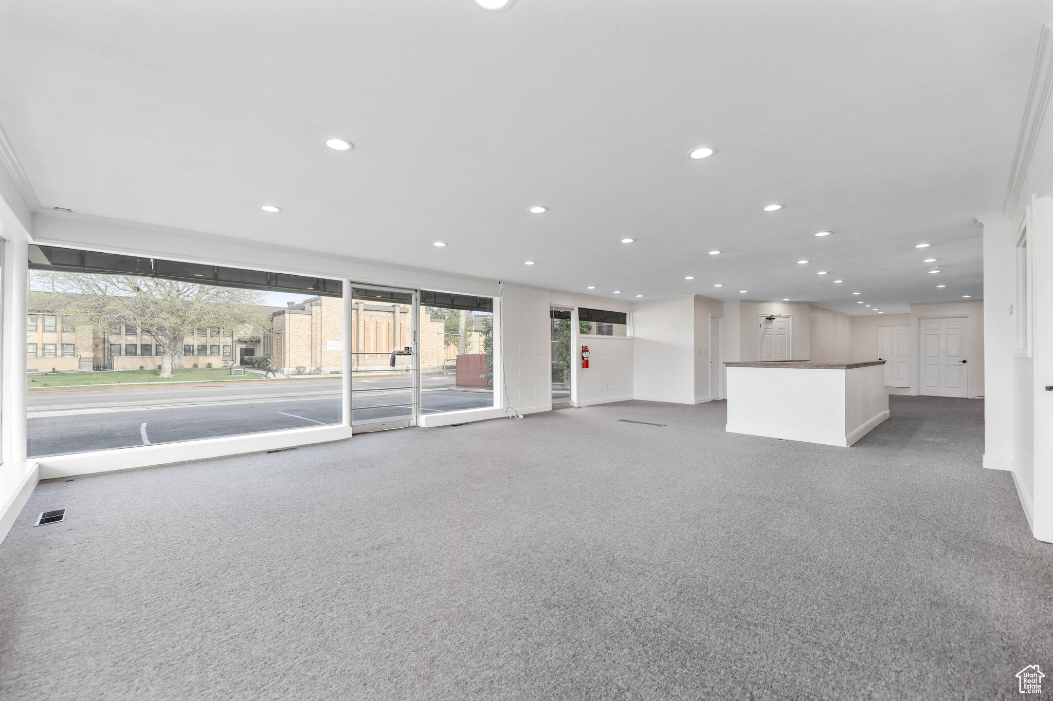 PARK - Commercial Sale