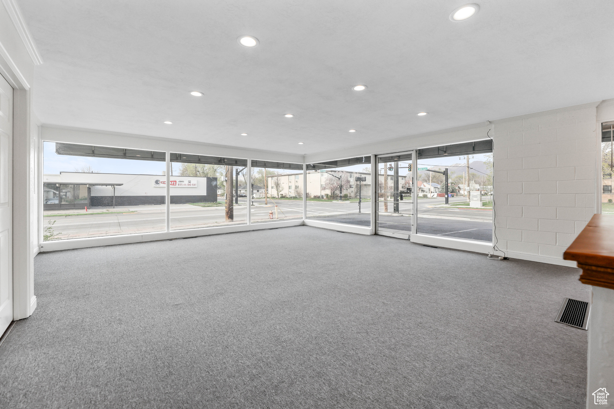 PARK - Commercial Sale