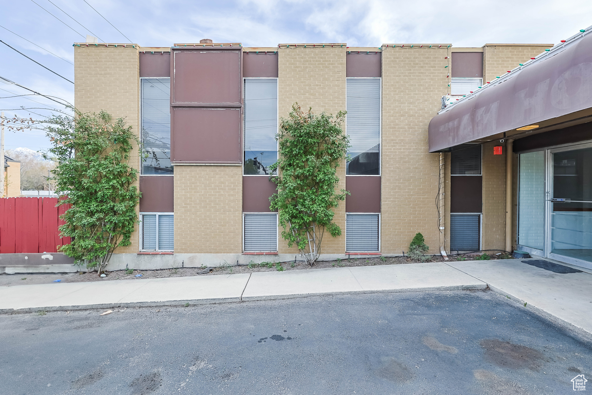 PARK - Commercial Sale