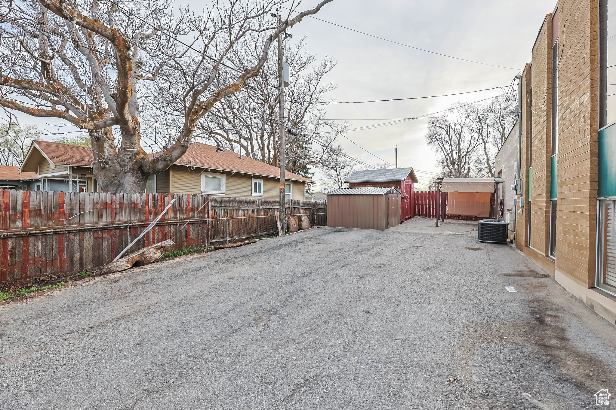 PARK - Commercial Sale