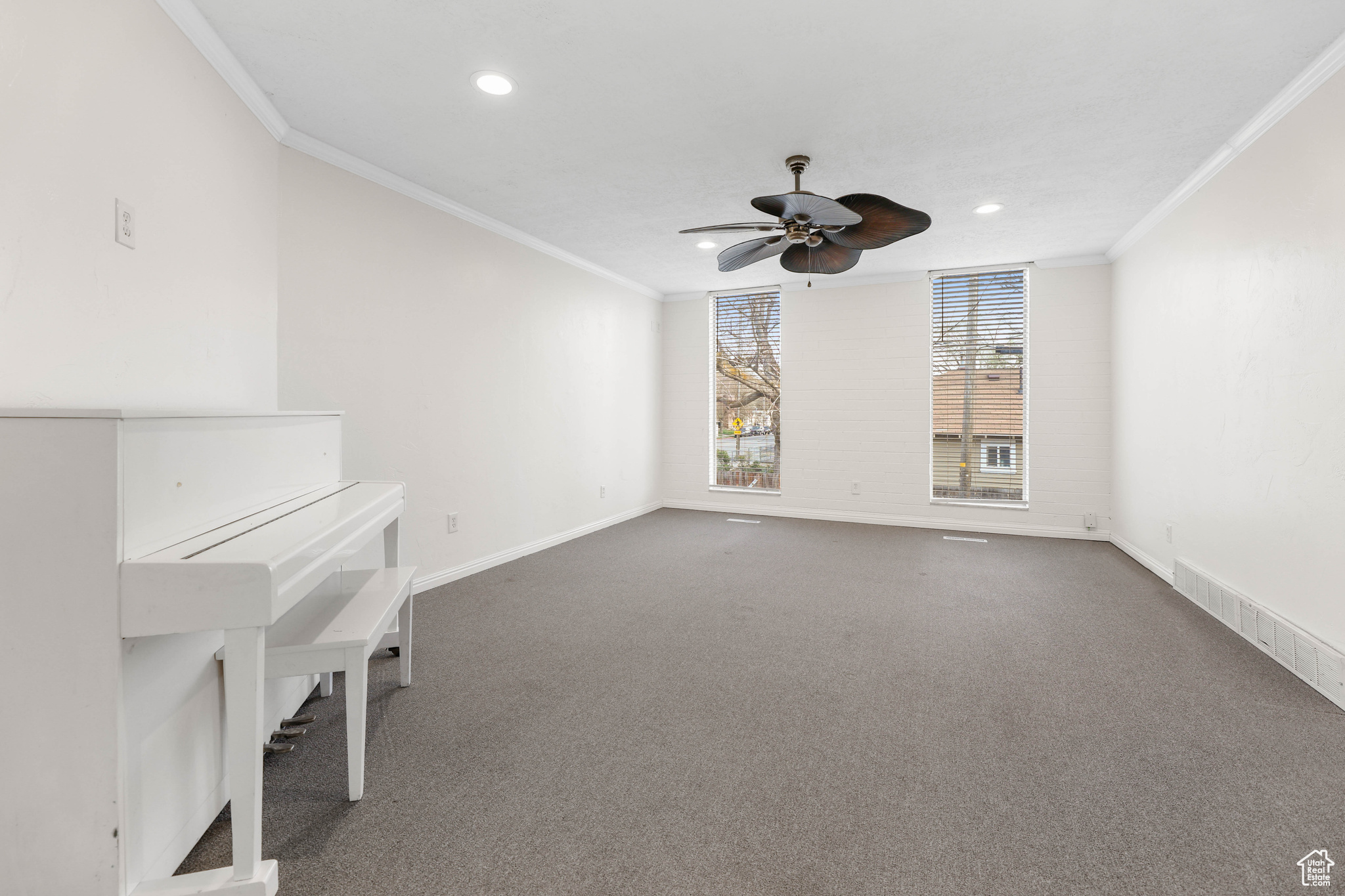 PARK - Commercial Sale