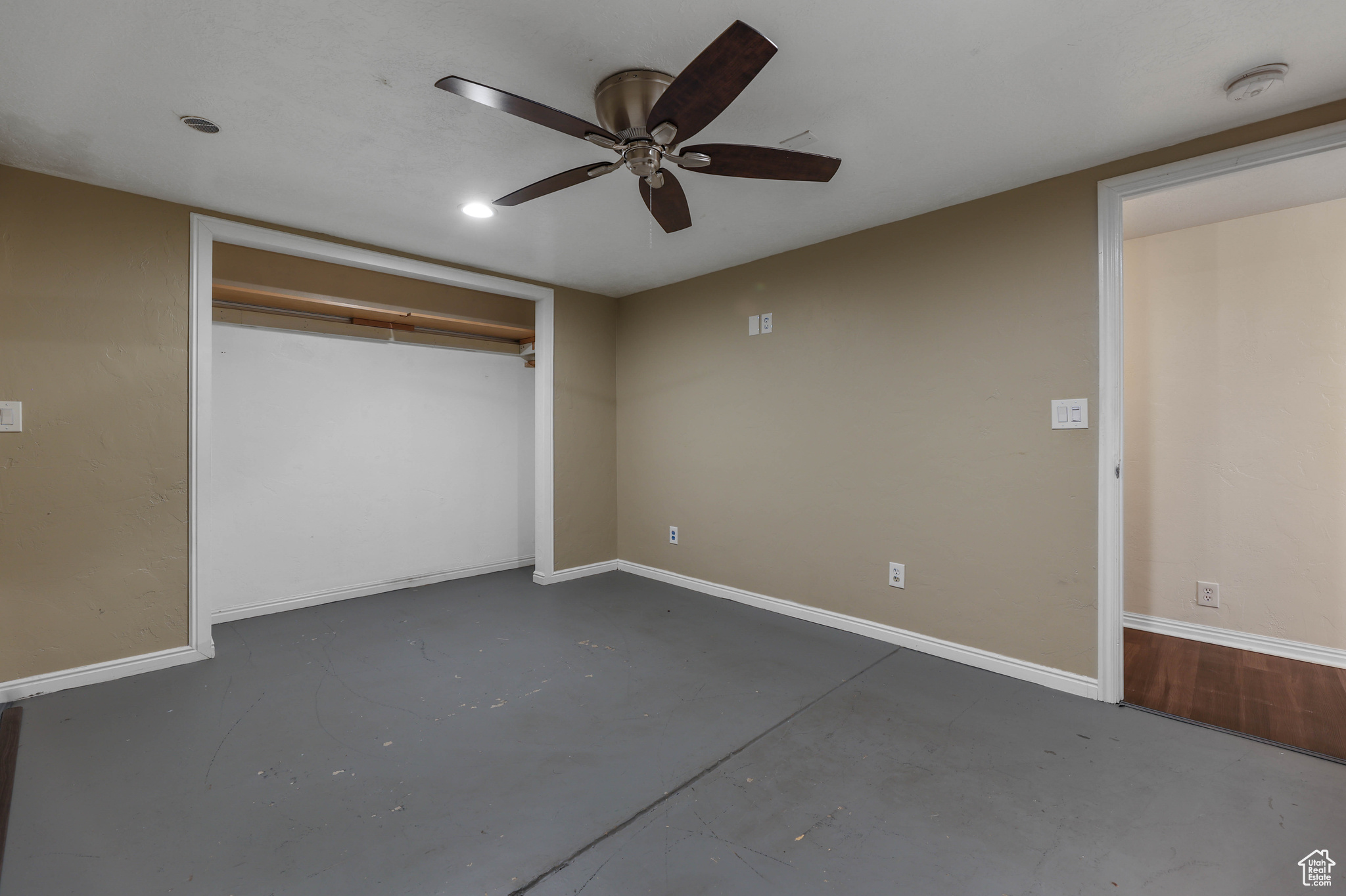 PARK - Commercial Sale