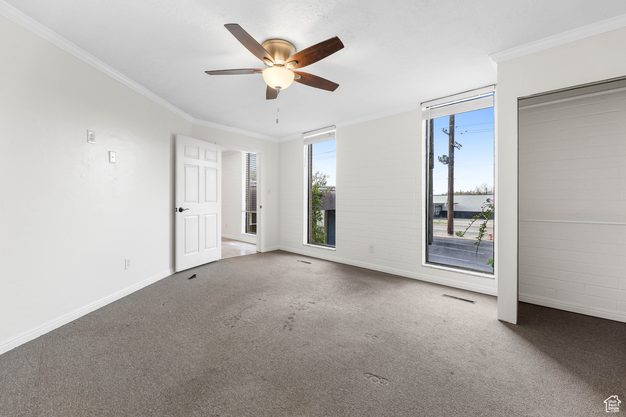 PARK - Commercial Sale