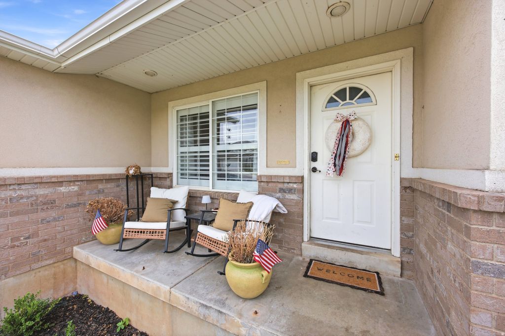 Photo of 103 W 2250 N, Layton, UT 84041 (MLS # 2164202)
