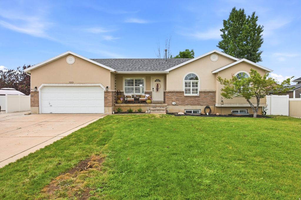 Photo of 103 W 2250 N, Layton, UT 84041 (MLS # 2164202)